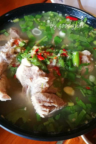 ข้าวมันไก่ในสวนดึก