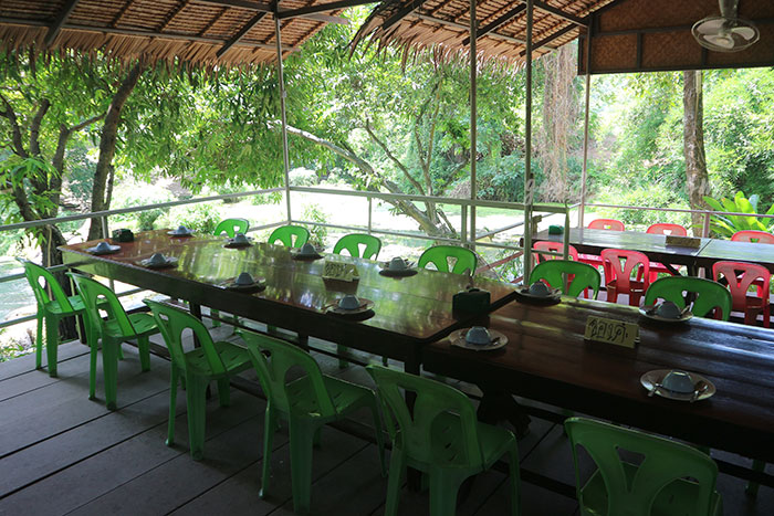 มวกเหล็ก 2 ครัวน้ำตก