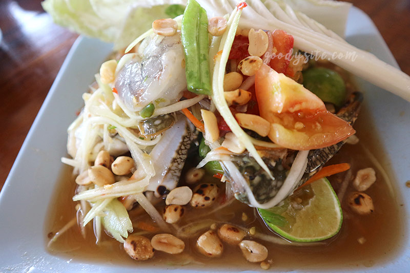 แวะจุดชมวิวเนินนางพญา และทานมื้อกลางวันที่ร้านภูเลจันท์ ซีฟู๊ด