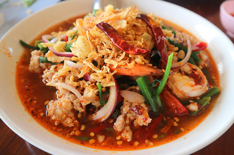 แวะจุดชมวิวเนินนางพญา และทานมื้อกลางวันที่ร้านภูเลจันท์ ซีฟู๊ด