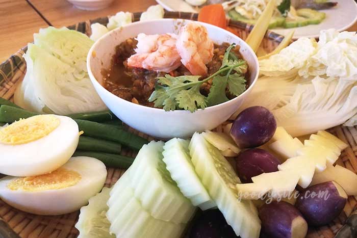   ร้านอาหารชมนา บาร์แอนด์เทอเรส รามคำแหง 211