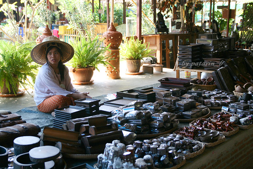 ตลาดโก้งโค้ง บ้านแสงโสม อยุธยา