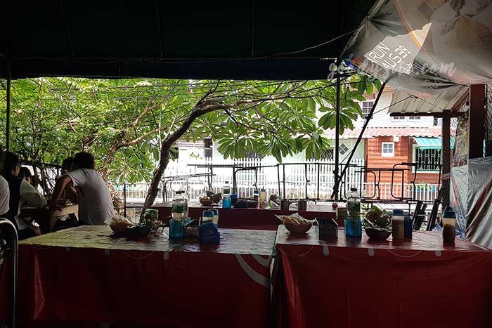 ต้อยก๋วยเตี๋ยวเรือ วัดมะกอก
