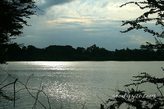 บุรีรัมย์ 15 ทะเลาสาบสีเงิน ข้างปราสาทเมืองต่ำ