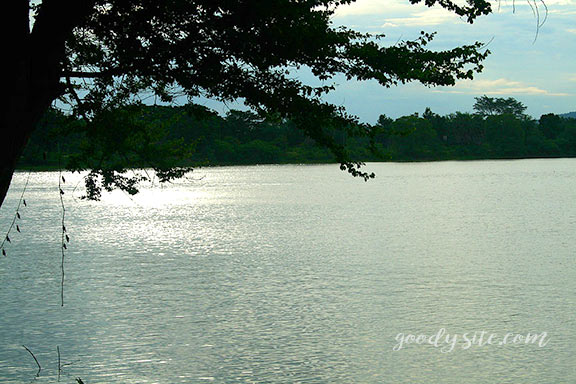 บุรีรัมย์ 15 ทะเลาสาบสีเงิน ข้างปราสาทเมืองต่ำ