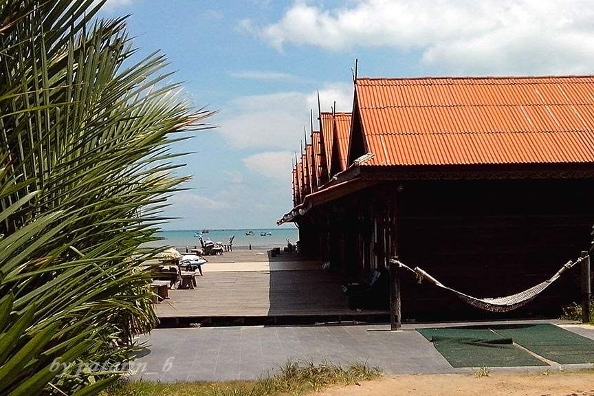 บ้านดิน บ้านพักรับรอง หาดน้ำหนาว ชลบุรี