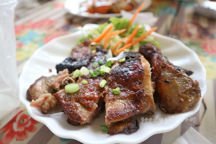 ร้านส้มตำผู้ชายขายหอย และร้าน สามชุก คอทเทจ สุพรรณบุรี