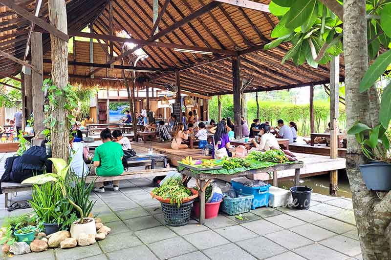 มองเทรอส์ คาเฟ่ แอนด์ ฟาร์ม (Montreux Cafe & Farm) อีกสักครั้ง