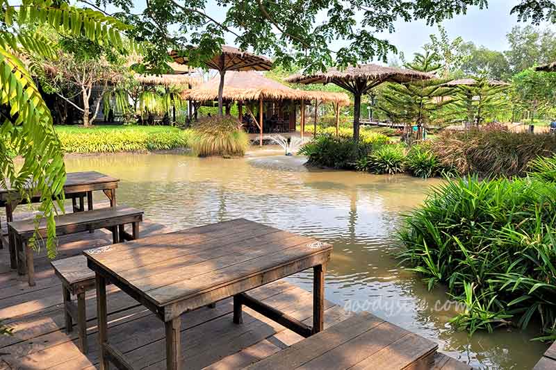 มองเทรอส์ คาเฟ่ แอนด์ ฟาร์ม (Montreux Cafe & Farm) อีกสักครั้ง