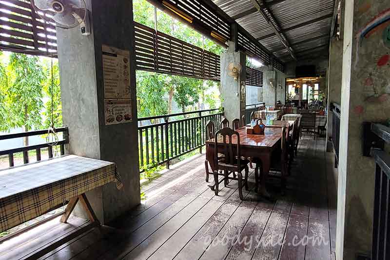 รังสิต 1 ร้านต้นไทร