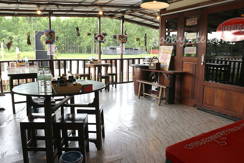 ร้าน หอมฉุย by โกอาร์ท