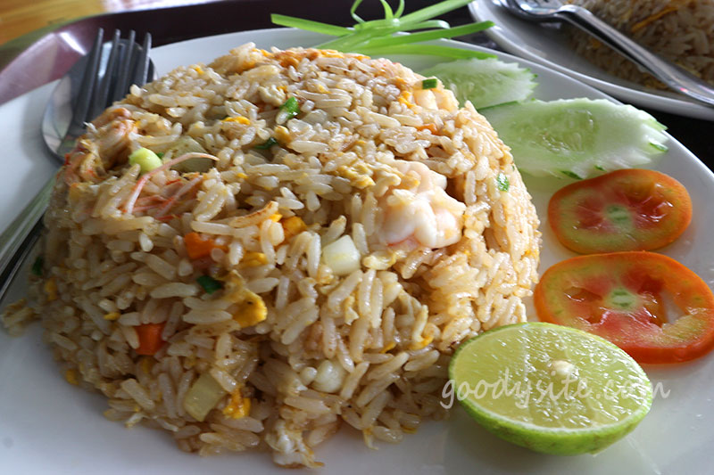 ร้าน หอมฉุย by โกอาร์ท