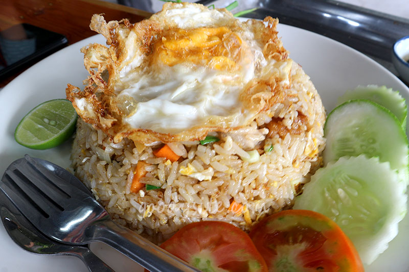 ร้าน หอมฉุย by โกอาร์ท