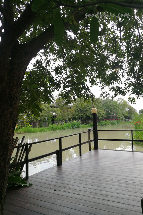 ร้านอาหาร เพลิน เพลิน Ploen Ploen Restaurant