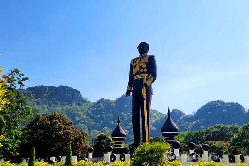 เที่ยววันเดียว วัดถ้ำกระบอก