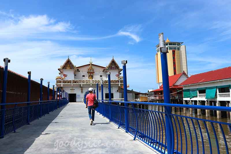 วัดหงษ์ทอง มีสะพานแก้ว