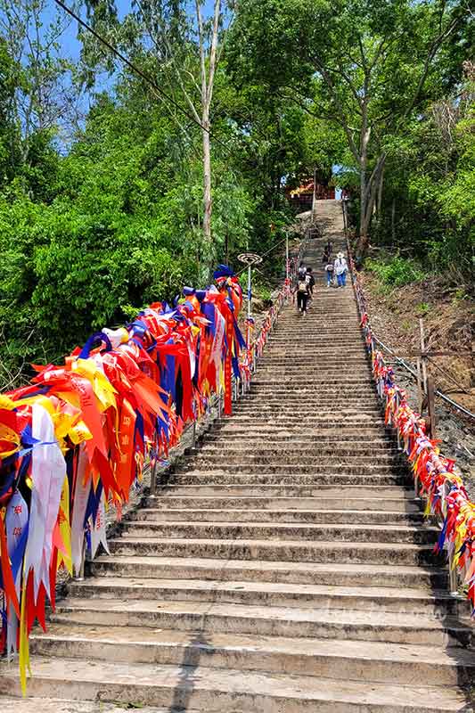 วัดเขาตะแบก จังหวัดชลบุรี วิวสวย มีสกายวอล์ก