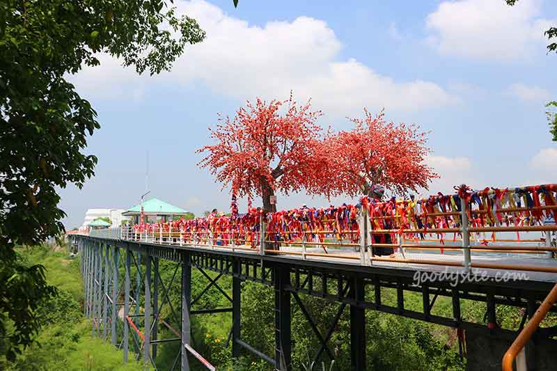 วัดเขาตะแบก จังหวัดชลบุรี วิวสวย มีสกายวอล์ก