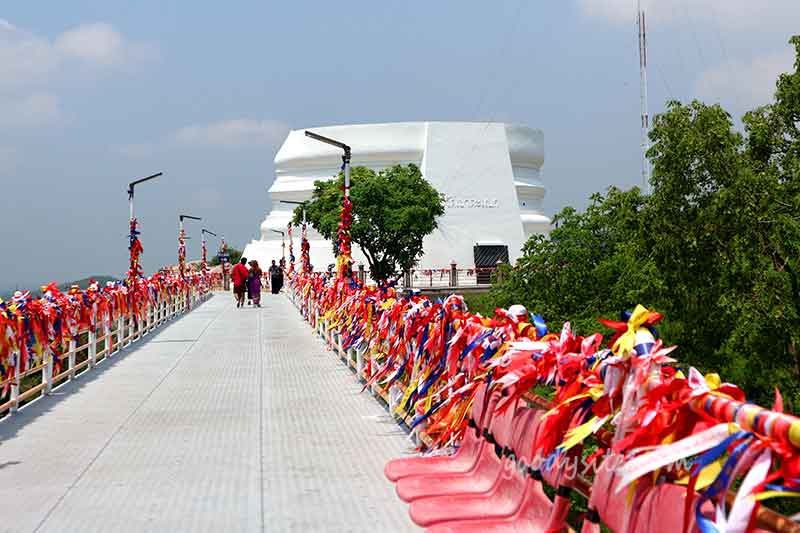วัดเขาตะแบก จังหวัดชลบุรี วิวสวย มีสกายวอล์ก
