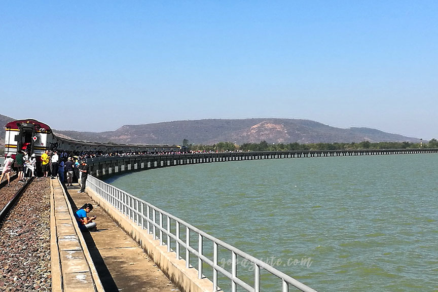 ลพบุรี เที่ยวเขื่อนป่าสักฯ นั่งรถไฟลอยน้ำ และพักที่ภัทรประภารีสอร์ท