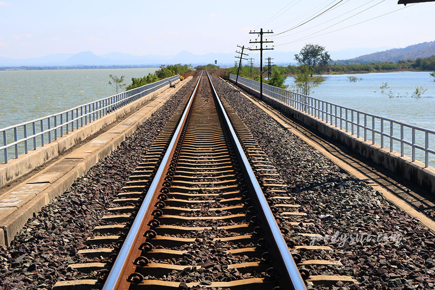 ลพบุรี เที่ยวเขื่อนป่าสักฯ นั่งรถไฟลอยน้ำ และพักที่ภัทรประภารีสอร์ท