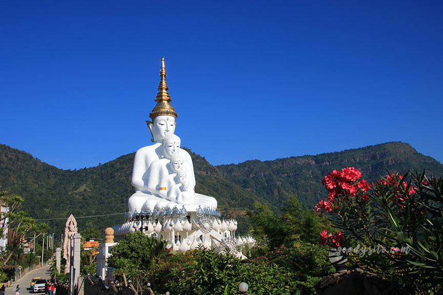 เพชรบูรณ์อีกครั้ง 7 วัดพระธาตุผาซ่อนแก้ว