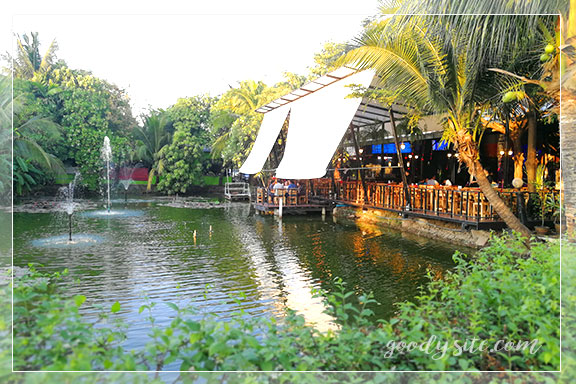 ร้านอาหาร แซ่บมหานคร ถนนเคหะร่มเกล้า