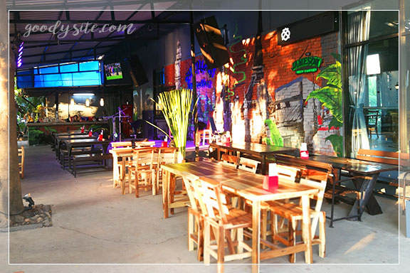 ร้านอาหาร แซ่บมหานคร ถนนเคหะร่มเกล้า