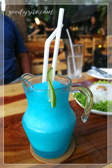 ร้านอาหาร แซ่บมหานคร ถนนเคหะร่มเกล้า