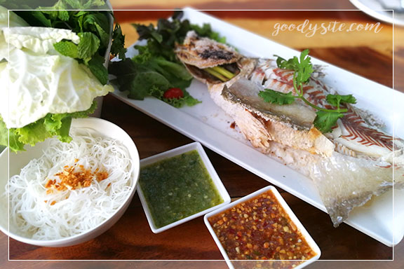 ร้านอาหาร แซ่บมหานคร ถนนเคหะร่มเกล้า