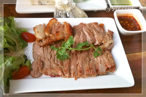 ร้านอาหาร แซ่บมหานคร ถนนเคหะร่มเกล้า