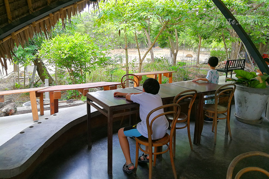 แปดริ้ว 1 ร้านอาหารเปียซิม การ์เด้น