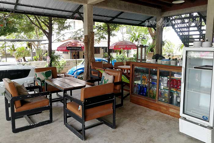 ร้านกาแฟ ไปยาลใหญ่ Pai Yan Yai