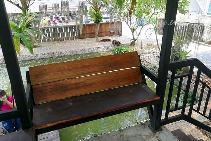 ร้านกาแฟ ไปยาลใหญ่ Pai Yan Yai