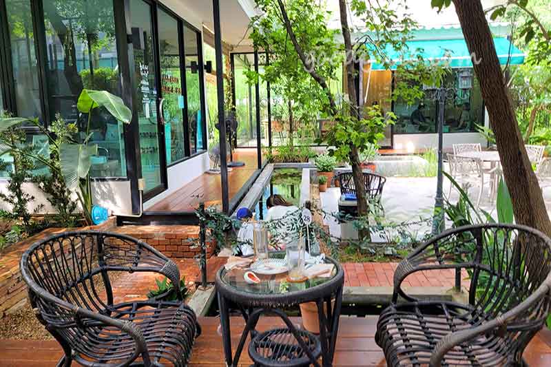 66 Cottage ร้านกาแฟท่ามกลางตึกสูง