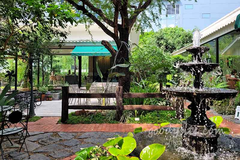 66 Cottage ร้านกาแฟท่ามกลางตึกสูง