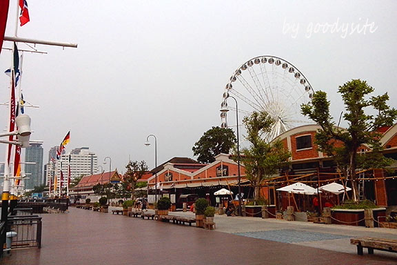 เอเชียทีค เดอะ ริเวอร์ฟร้อนท์