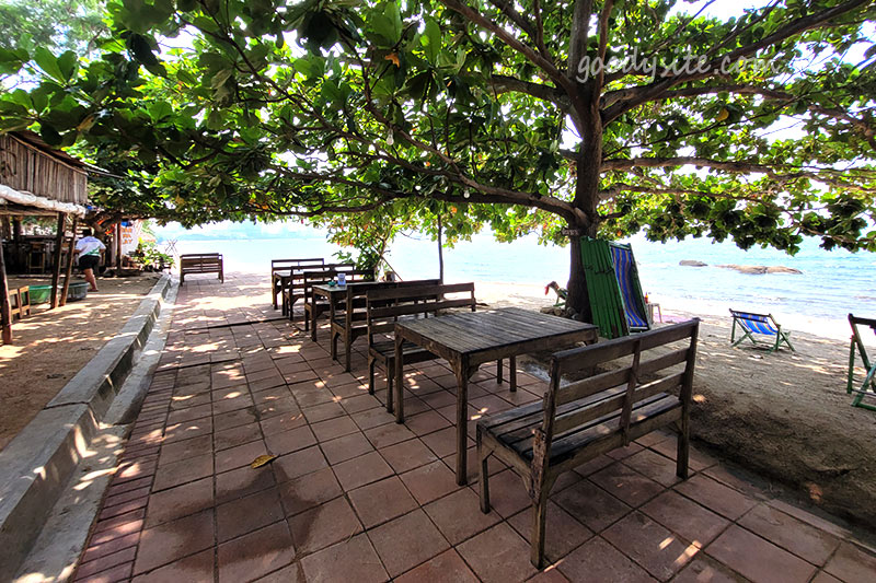 ร้านลึกลับริมหาด ฝั่งนาเกลือ ฟินก่อนกลับบ้าน