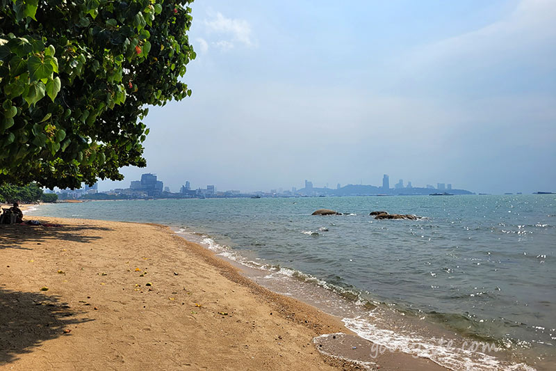 ร้านลึกลับริมหาด ฝั่งนาเกลือ ฟินก่อนกลับบ้าน