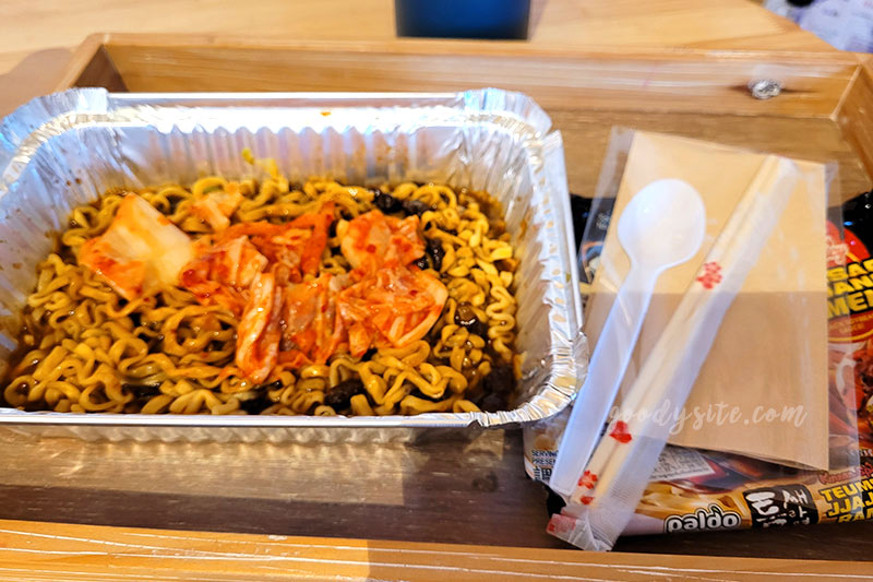 Bora x AB ซุปเปอร์มาร์เก็ตเกาหลีและคาเฟ่ ที่ลาดกระบัง