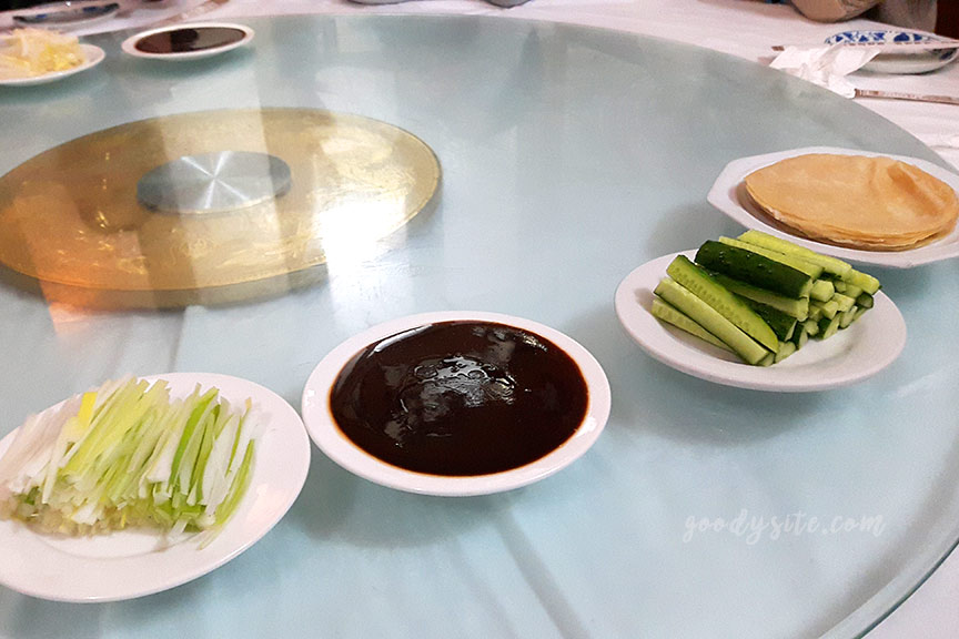 ไปปักกิ่ง ก็ต้องกินเป็ดปักกิ่งกัน
