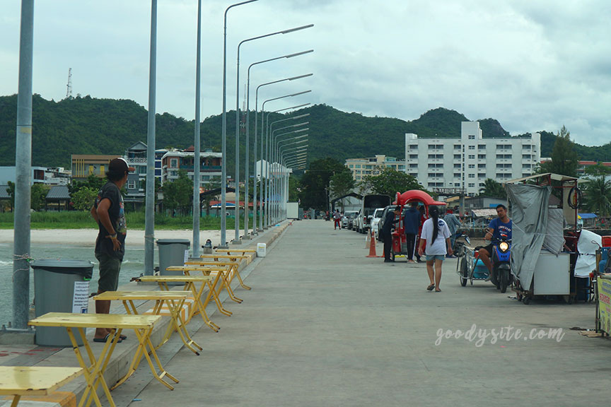 หัวหิน 3 ร้านอาหารแสงไทยซีฟู๊ด