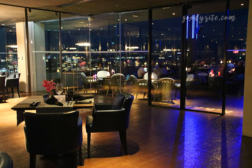 Hilton3 Horizon Rooftop Restaurant and Bar