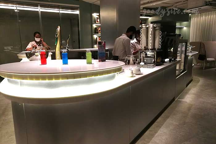 Hotel Vista 2: The Food
