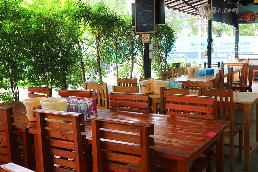 หัวหิน 7 ป้ารวยปูเป็น สาขา 2 กับร้านแม่เก็บขนมไทย