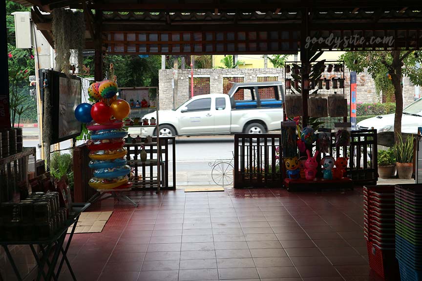 หัวหิน 7 ป้ารวยปูเป็น สาขา 2 กับร้านแม่เก็บขนมไทย