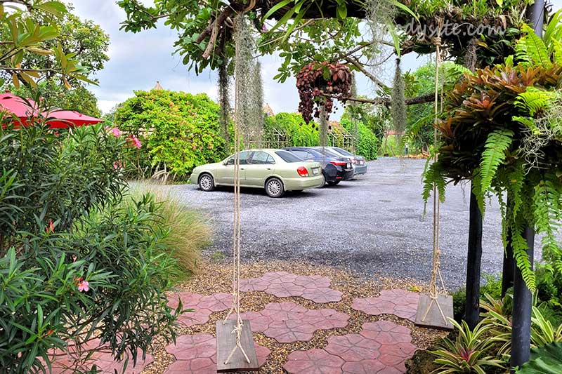 ร้านนาดิน คาเฟ่