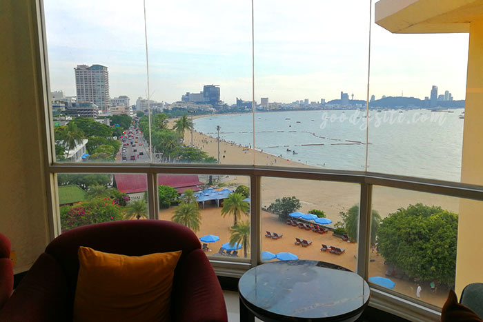 ทำบุญคุณยาย 4 ที่พัก 3 Dusit-Day time