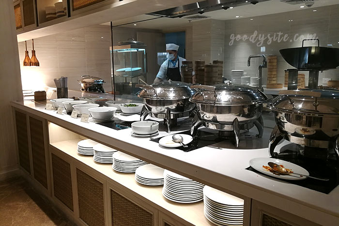ทำบุญคุณยาย 4 ที่พัก 3 Dusit-Day time
