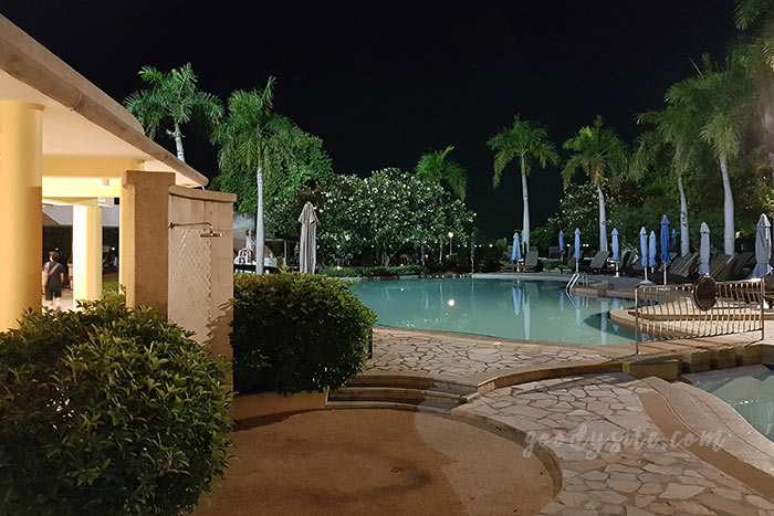 ทำบุญคุณยาย 5 ที่พัก 4 Dusit-Night Time